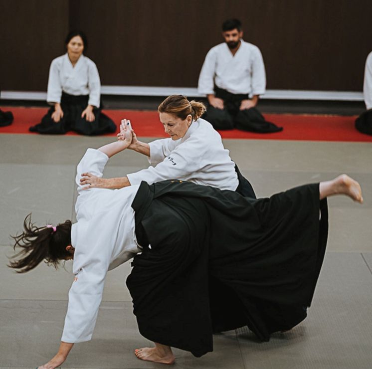 Mai multe femei in dojo-urile de Aikido (More women practitioners in the Aikido dojos)